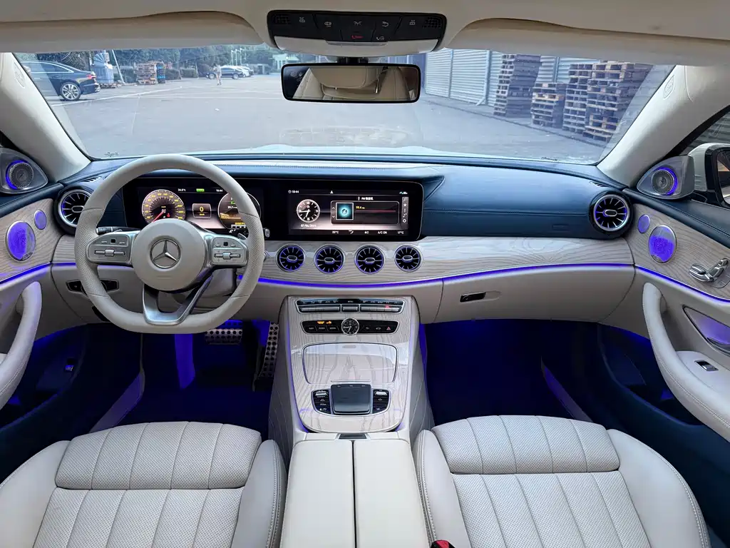 Mercedes-Benz E-Class 2021 — фото 14