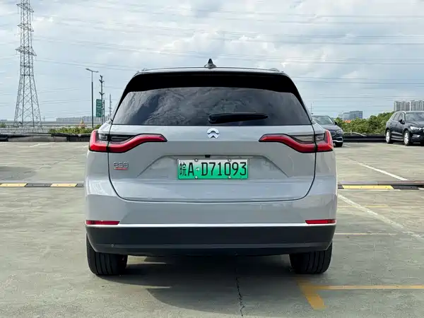 NIO ES8 2023