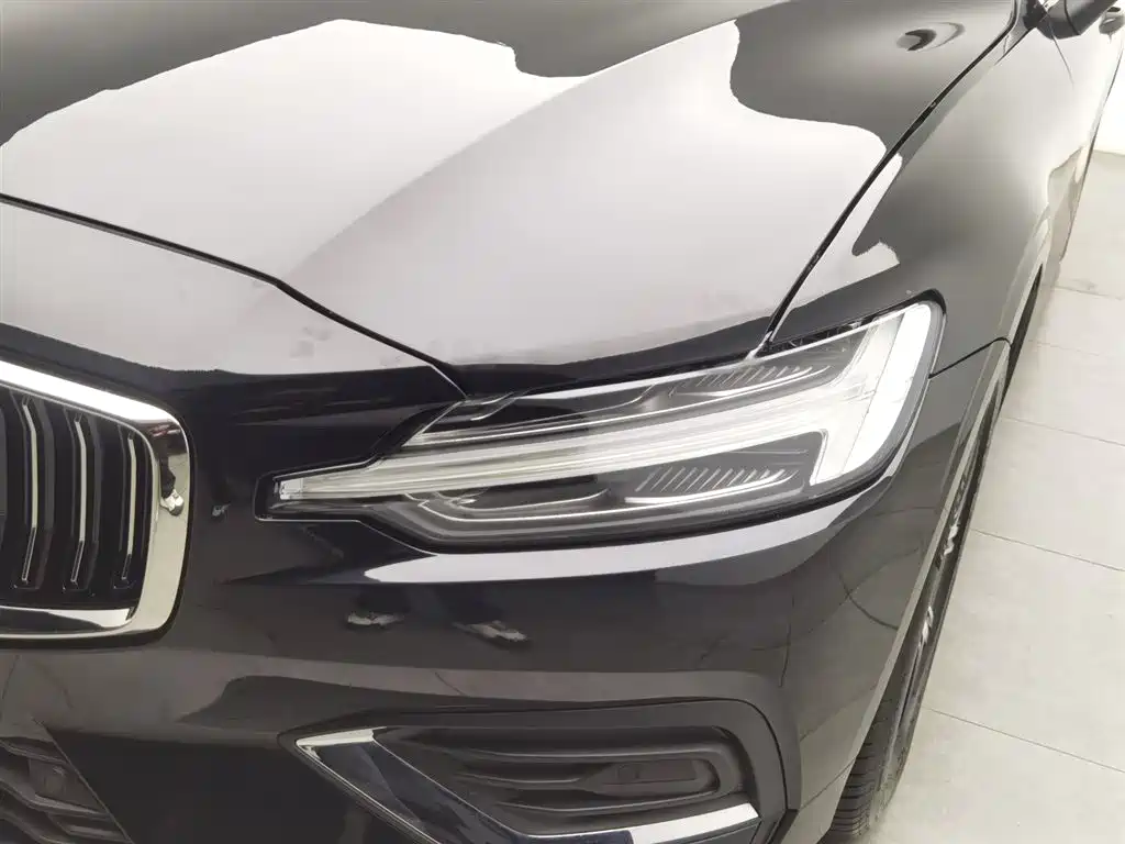 Volvo S60 2025 — фото 7