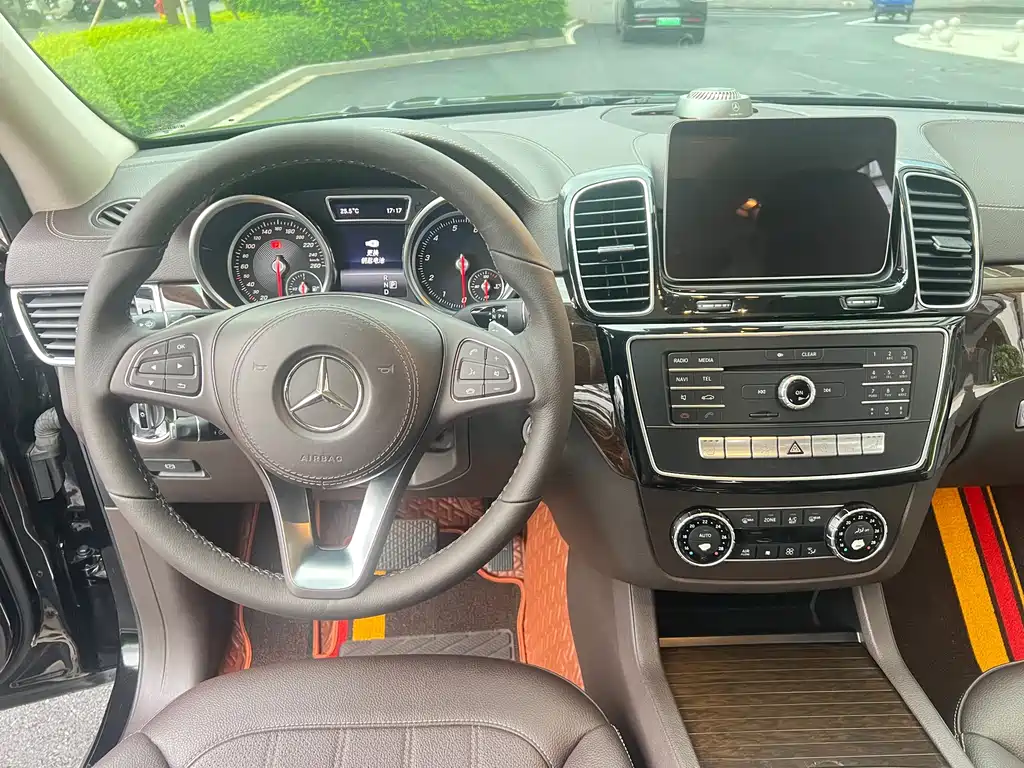 Mercedes-Benz GLS 2018 — фото 22
