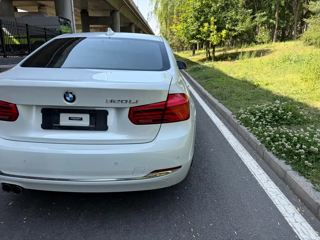 BMW 3 Series 2017 — фото 15