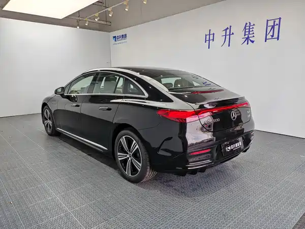 Mercedes-Benz EQE 2025