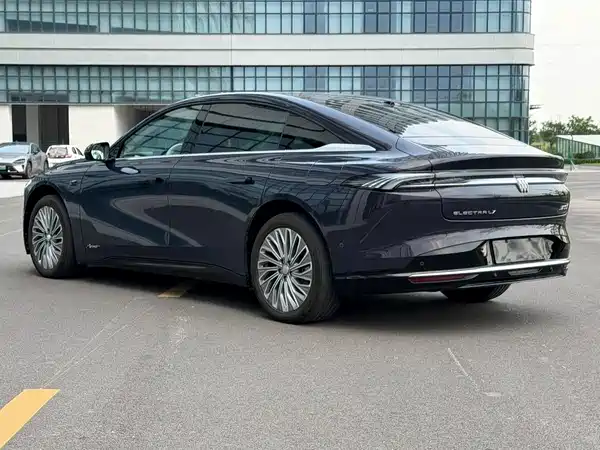 Buick Zhijing L7 2025
