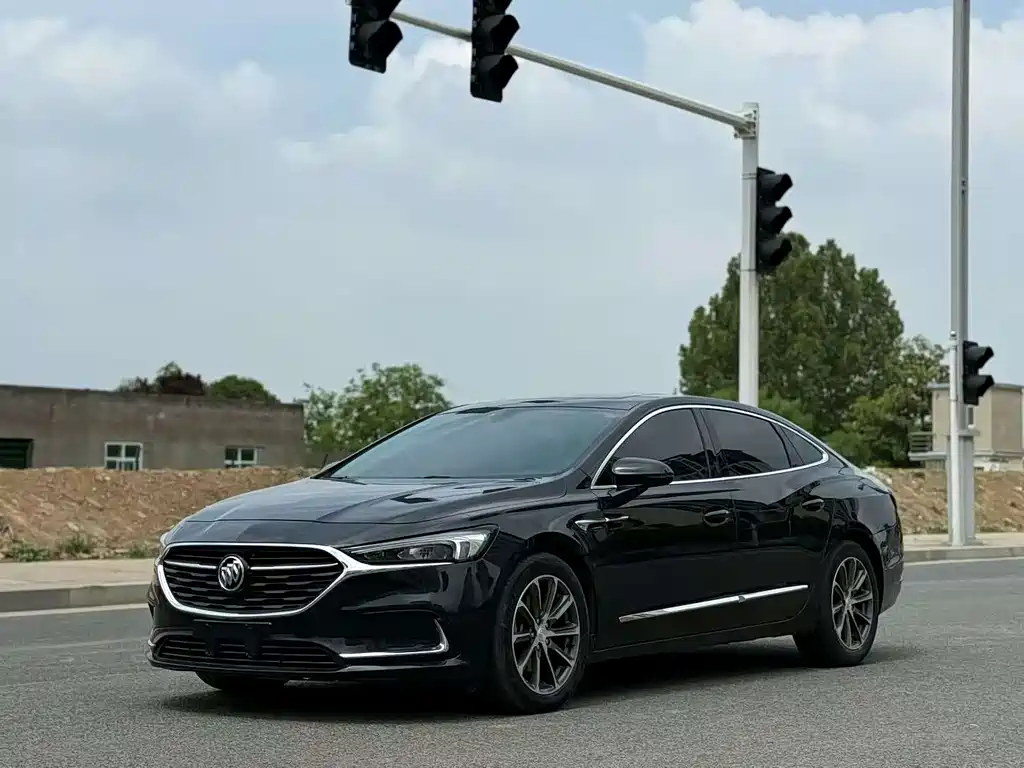 Buick LaCrosse 2020 — фото 1