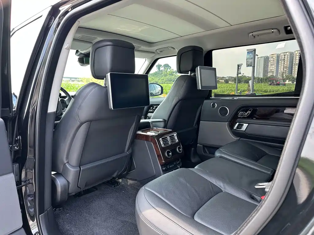 Land Rover Range Rover 2020 — фото 18