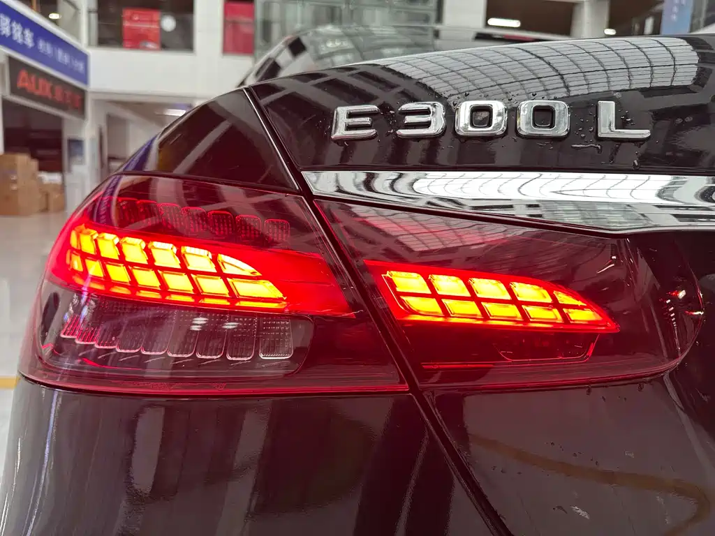 Mercedes-Benz E-Class 2023 — фото 22