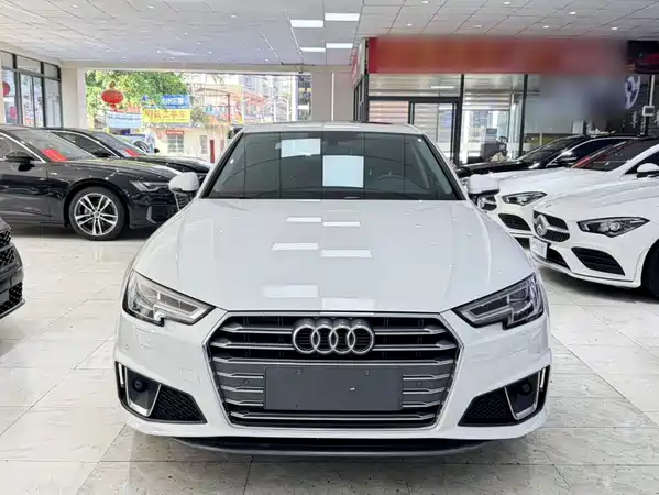 Audi A4L 2019