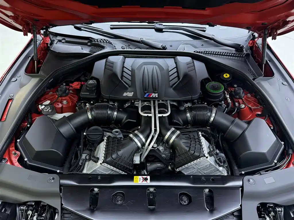 BMW M6 2016 — фото 10