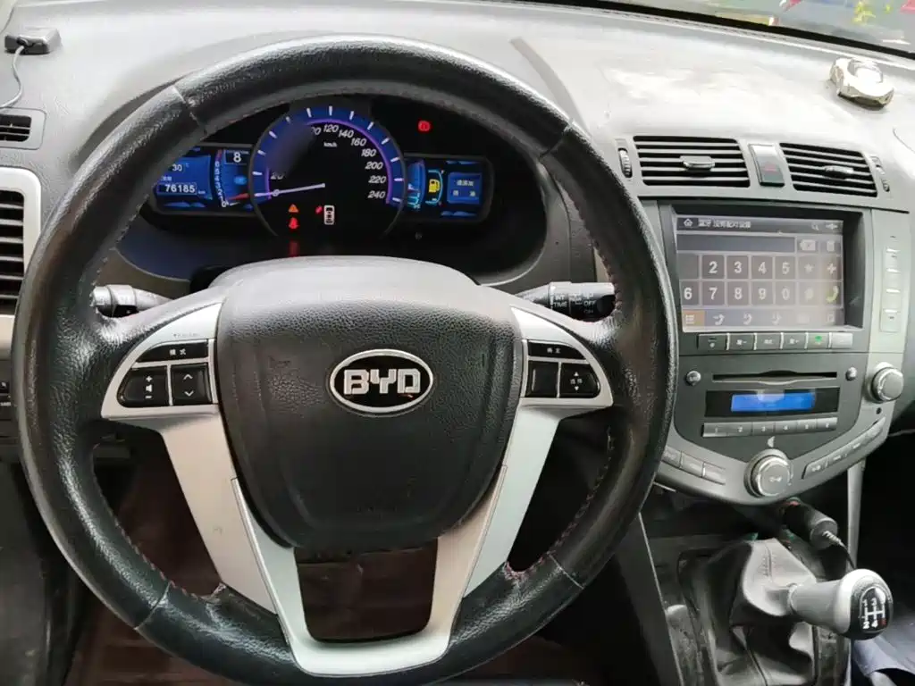 BYD S6 2015 — фото 10