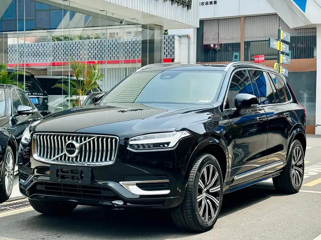 Volvo XC90 2022 — фото 1