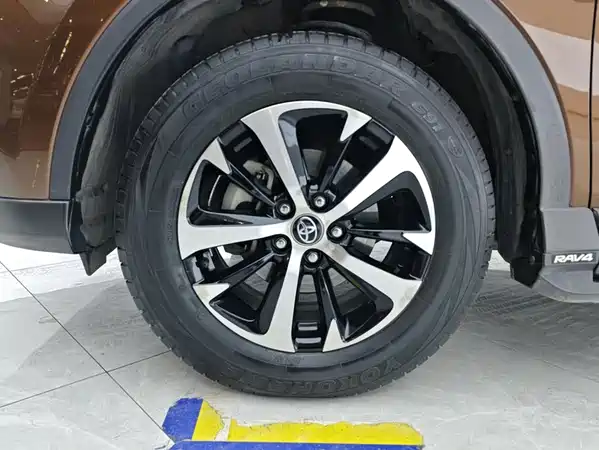 Toyota RAV4 2017