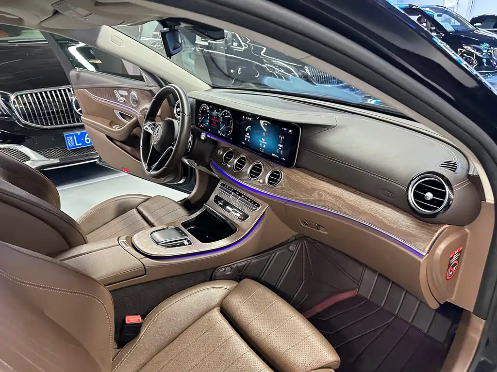 Mercedes-Benz E-Class 2021 — фото 15