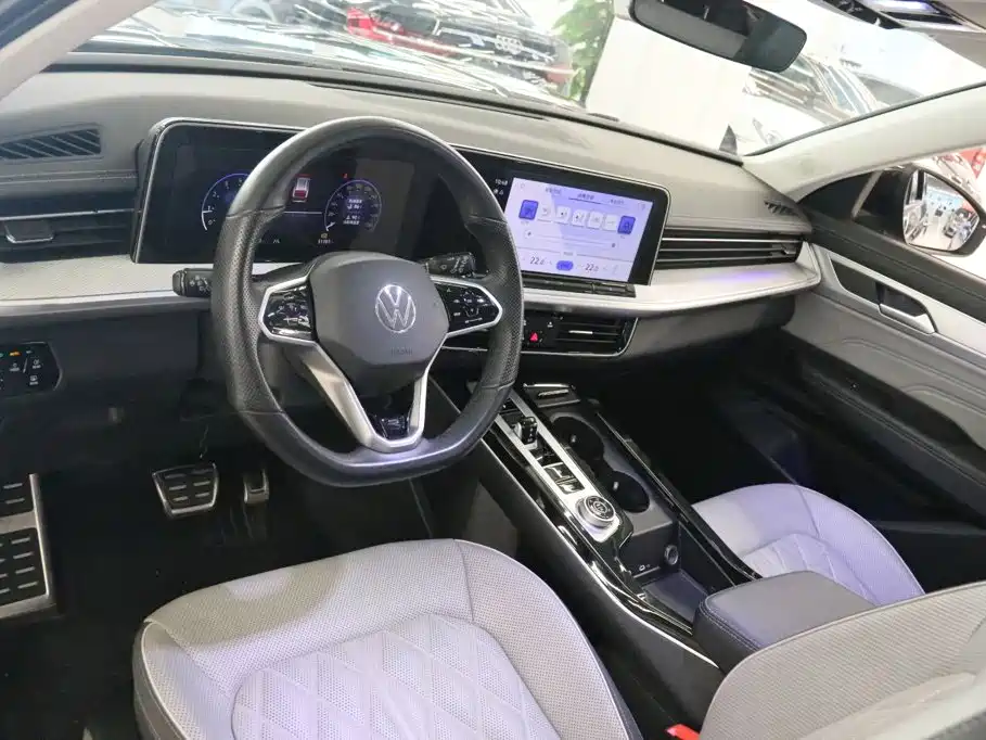 Volkswagen Tavendor 2023 — фото 11