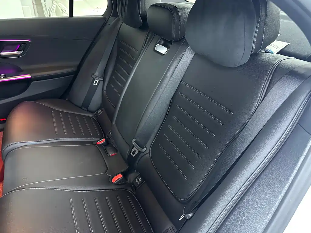Mercedes-Benz C-Class 2023 — фото 10