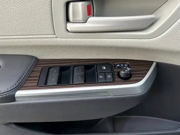 Toyota Sienna 2024