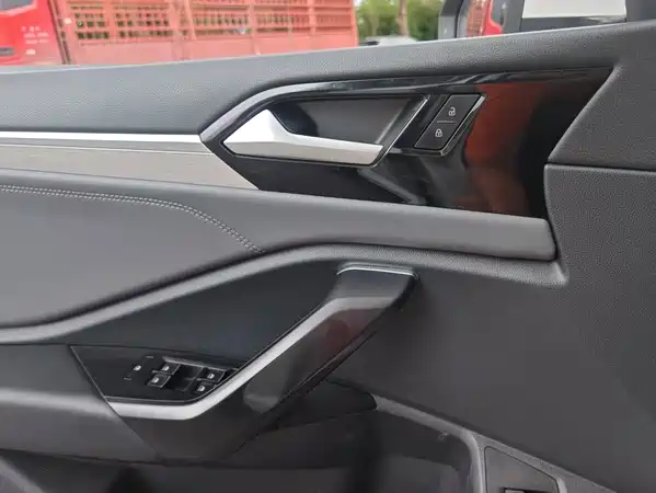 Volkswagen Sagitar 2020
