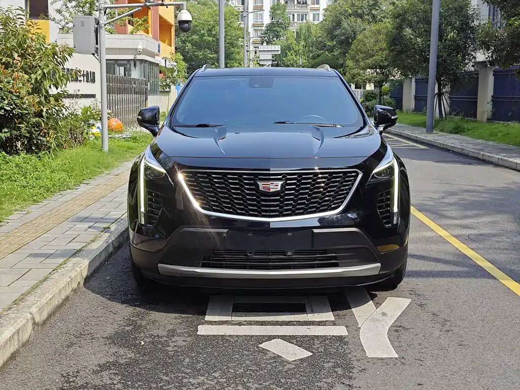 Cadillac XT4 2023 — фото 2