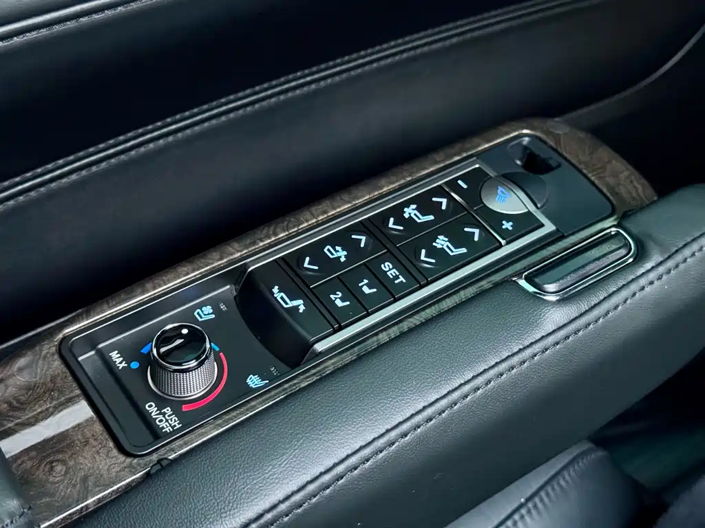 Toyota Alphard 2019 — фото 19
