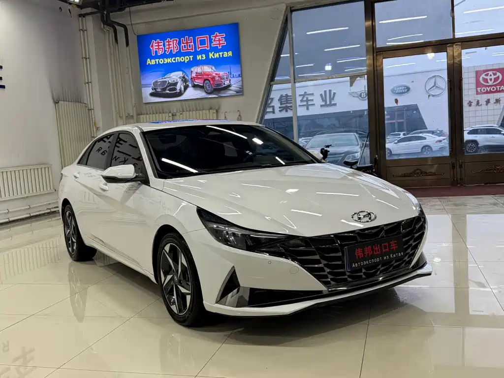 Hyundai Elantra 2023 — фото 3
