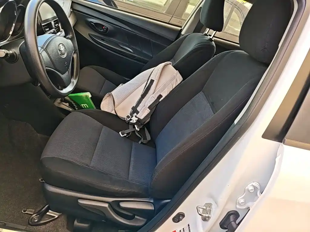 Toyota Yaris L 2017 — фото 15