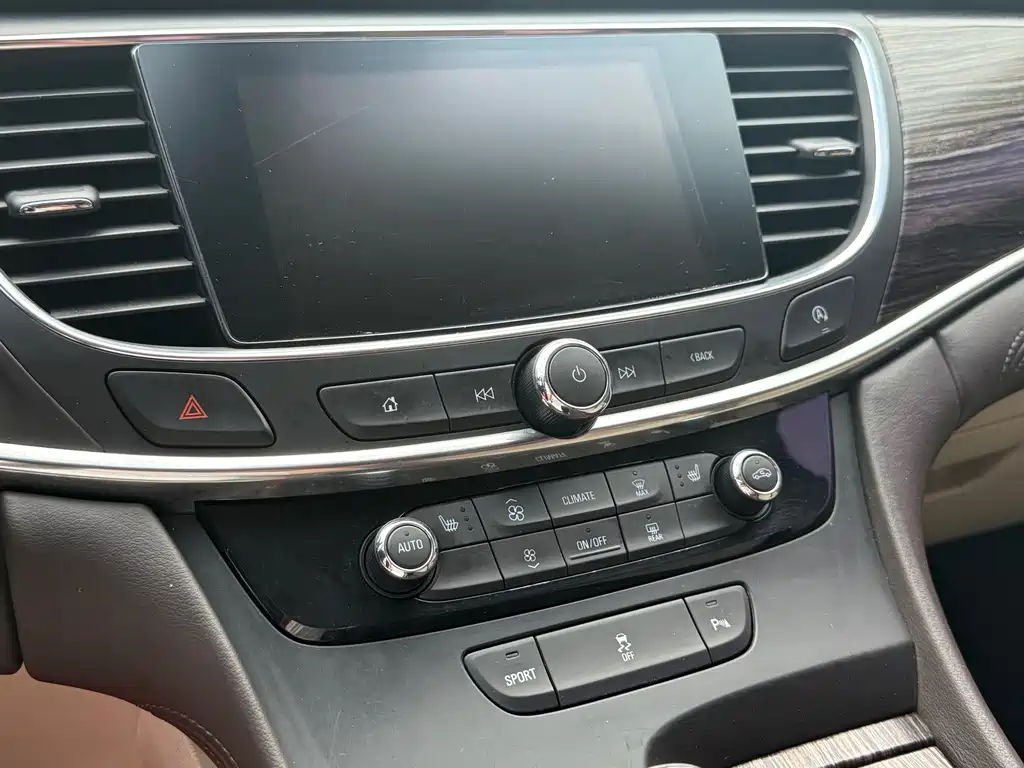 Buick LaCrosse 2016 — фото 22