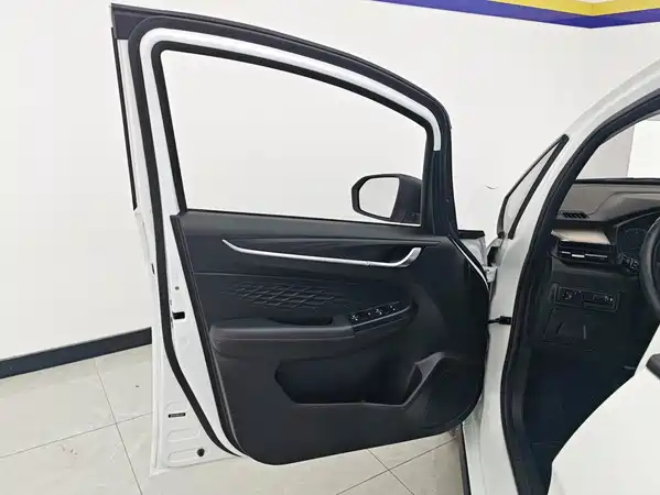 Geely Vision X3 2021