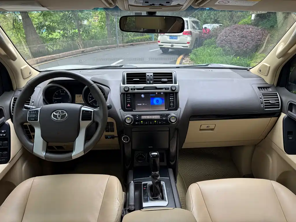 Toyota Prado 2016 — фото 9