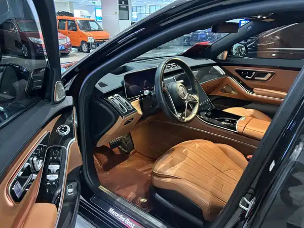 Mercedes-Benz S-Class 2024