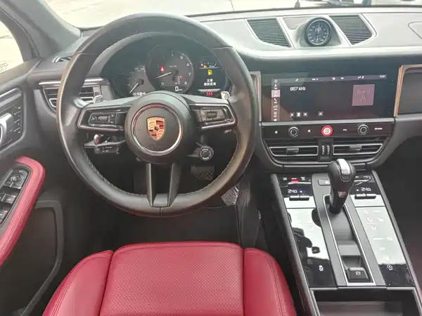 Porsche Macan 2022