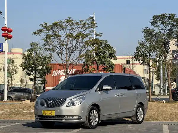 Buick GL8 2011