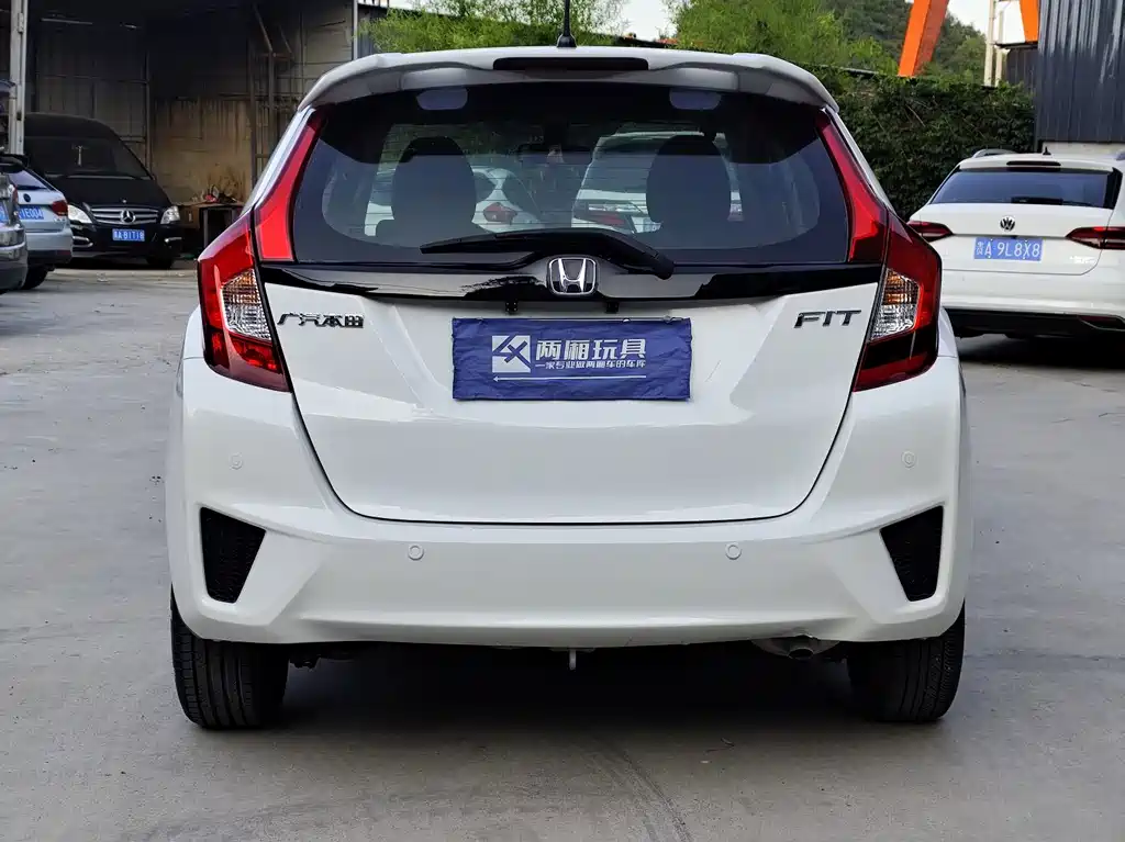 Honda Fit 2017 — фото 10