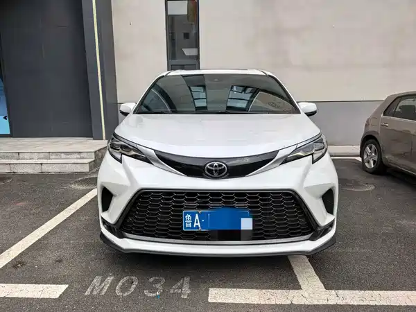 Toyota Granvia 2024