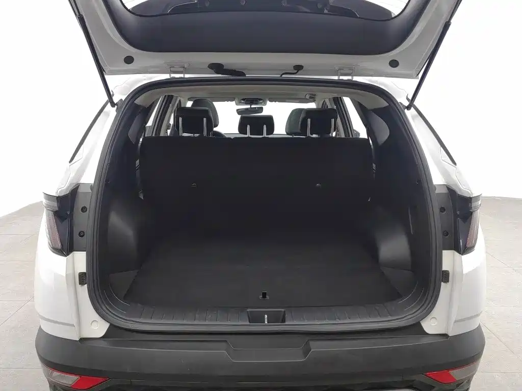 Hyundai Tucson 2023 — фото 16