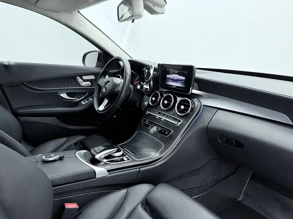 Mercedes-Benz C-Class 2018 — фото 9