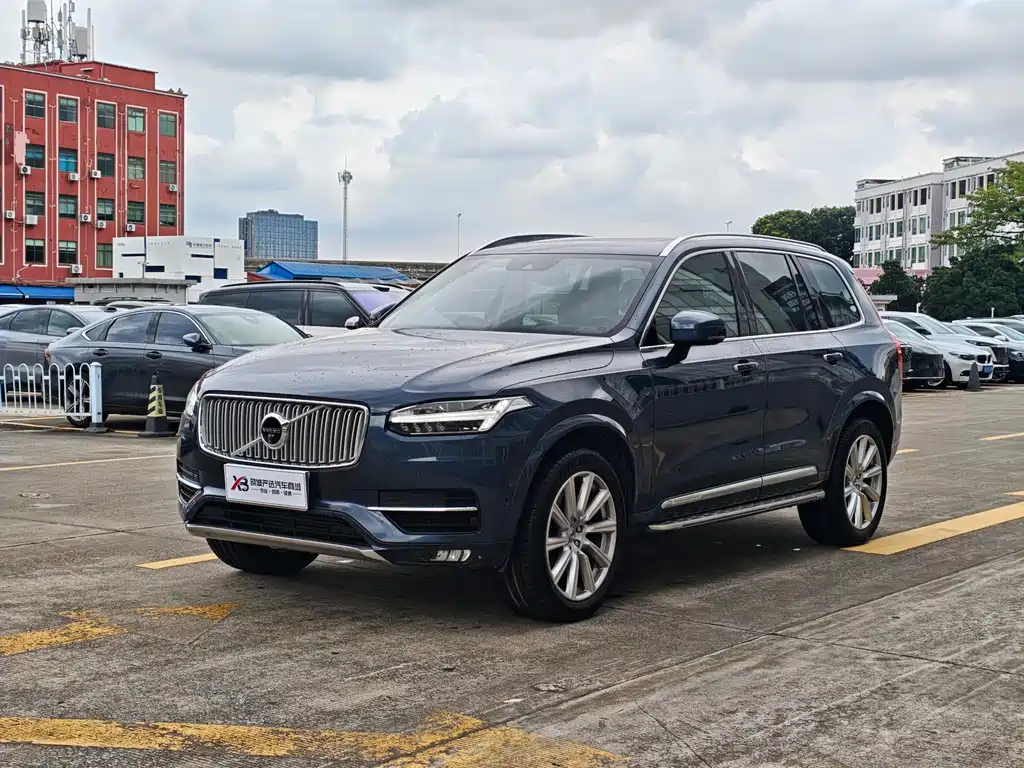 Volvo XC90 2019 — фото 1