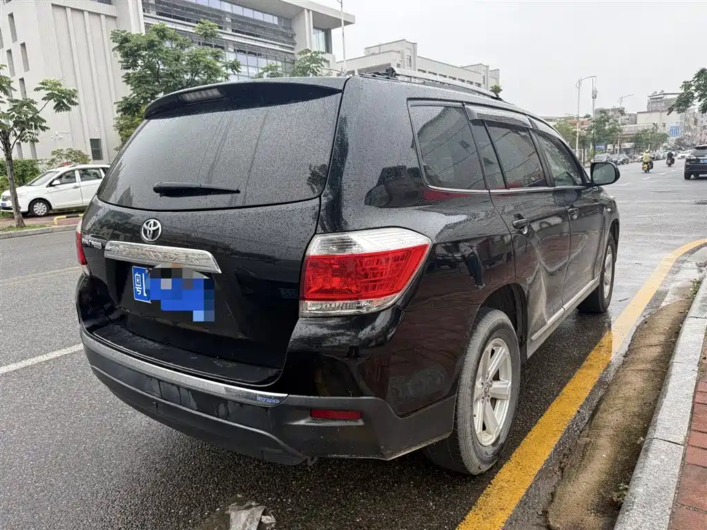 Toyota Highlander 2013 — фото 4