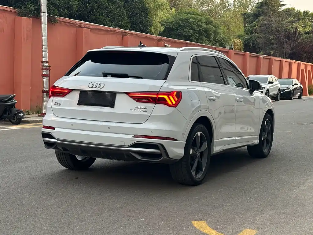 Audi Q3 2023 — фото 4