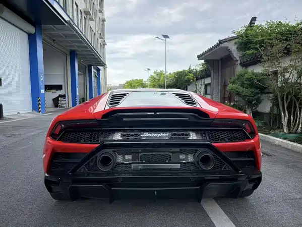 Lamborghini Huracan 2021
