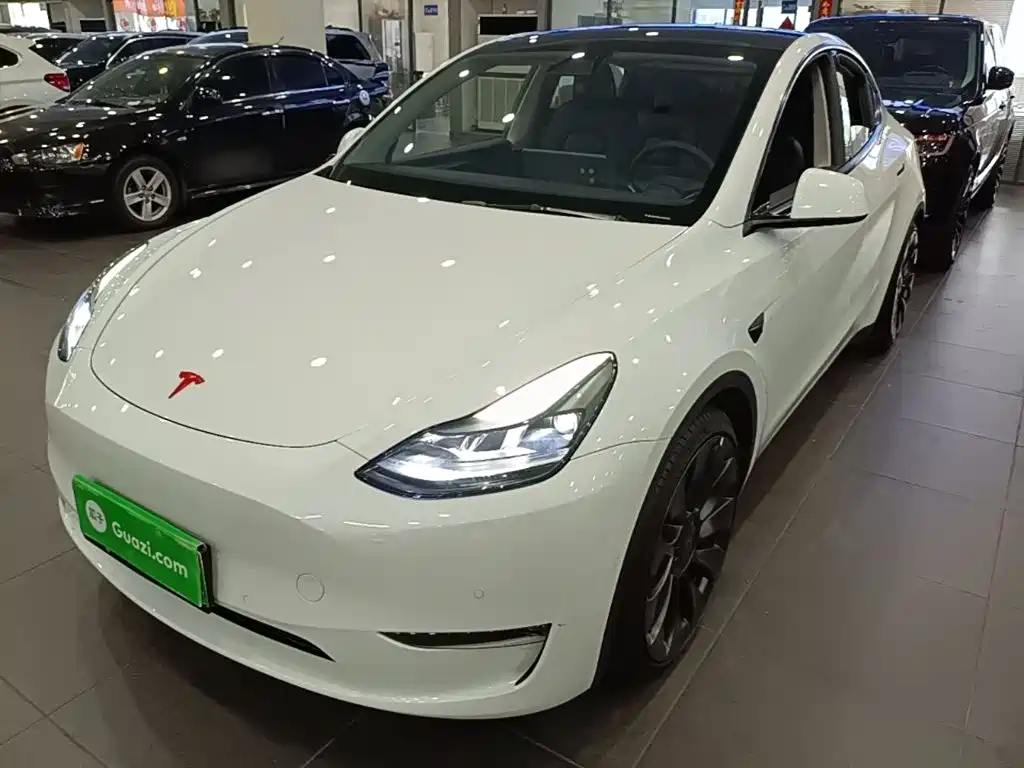 Tesla Model Y 2023 — фото 1