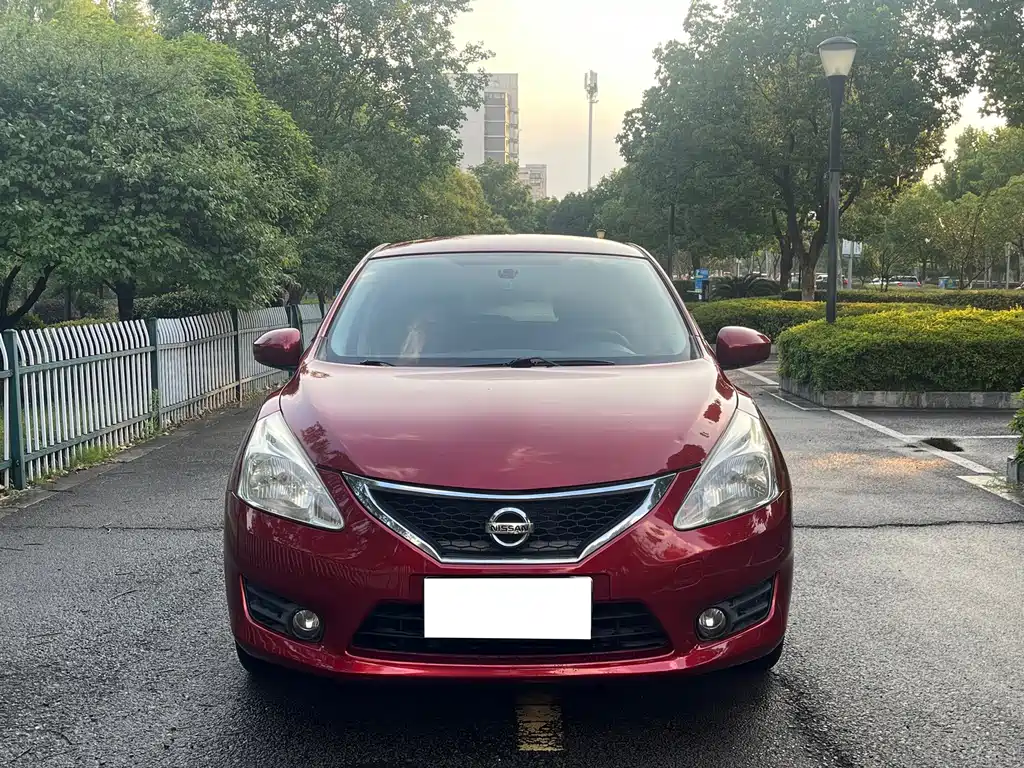 Nissan Tiida 2014