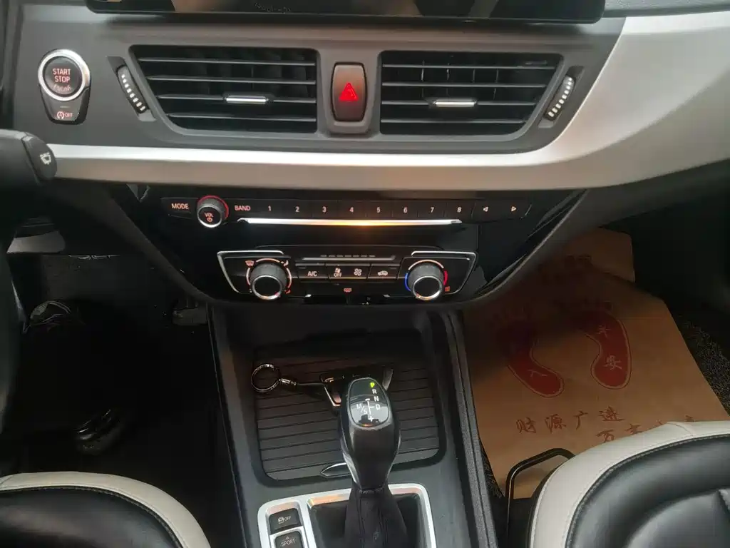 BMW 1 Series 2018 — фото 15