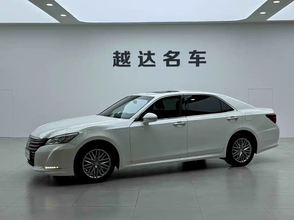 Toyota Crown 2017