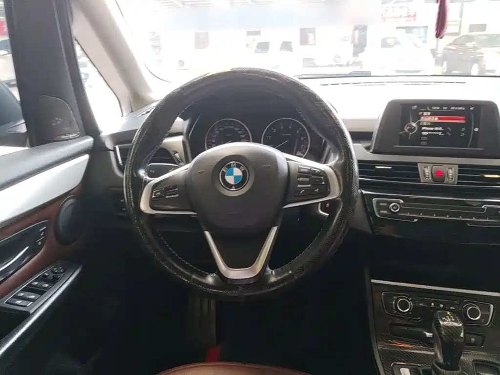 BMW 2 Series Station Wagon 2017 — фото 11