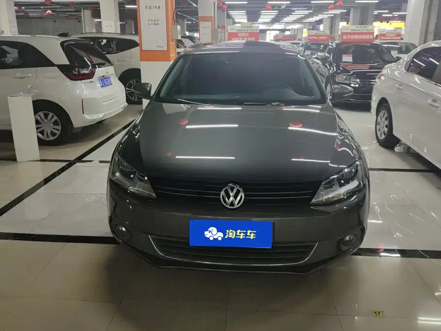 Volkswagen Sagitar 2012