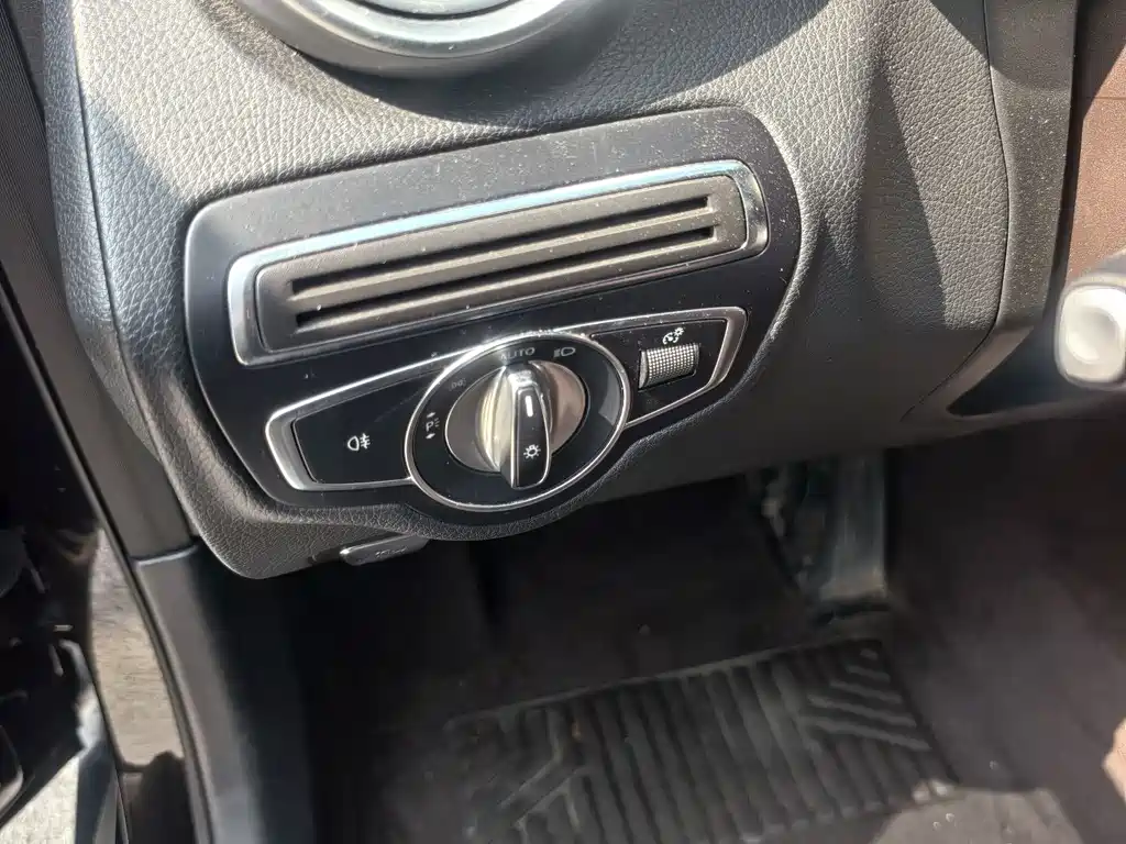Mercedes-Benz GLC 2019 — фото 12