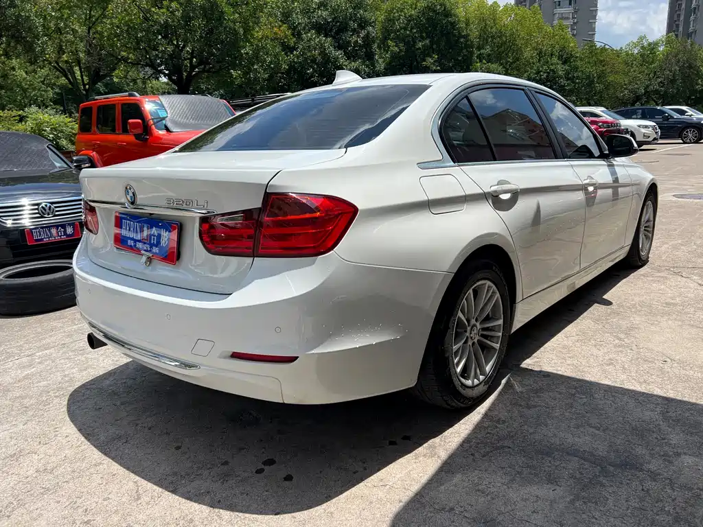 BMW 3 Series 2015 — фото 11