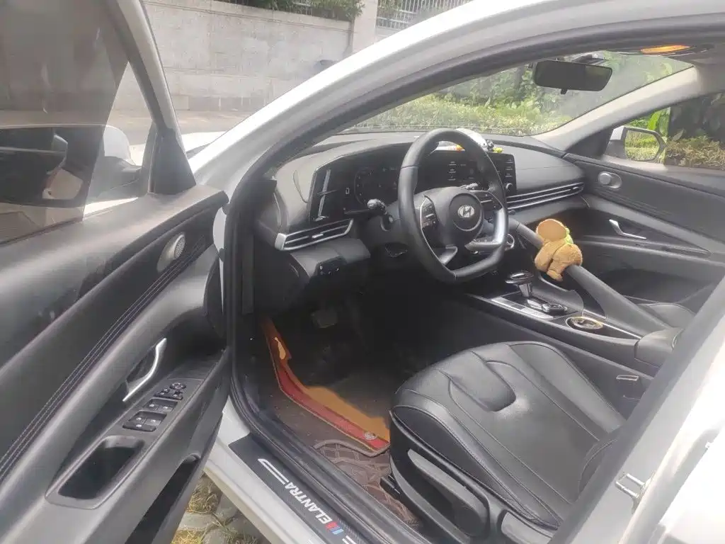 Hyundai Elantra 2022 — фото 14