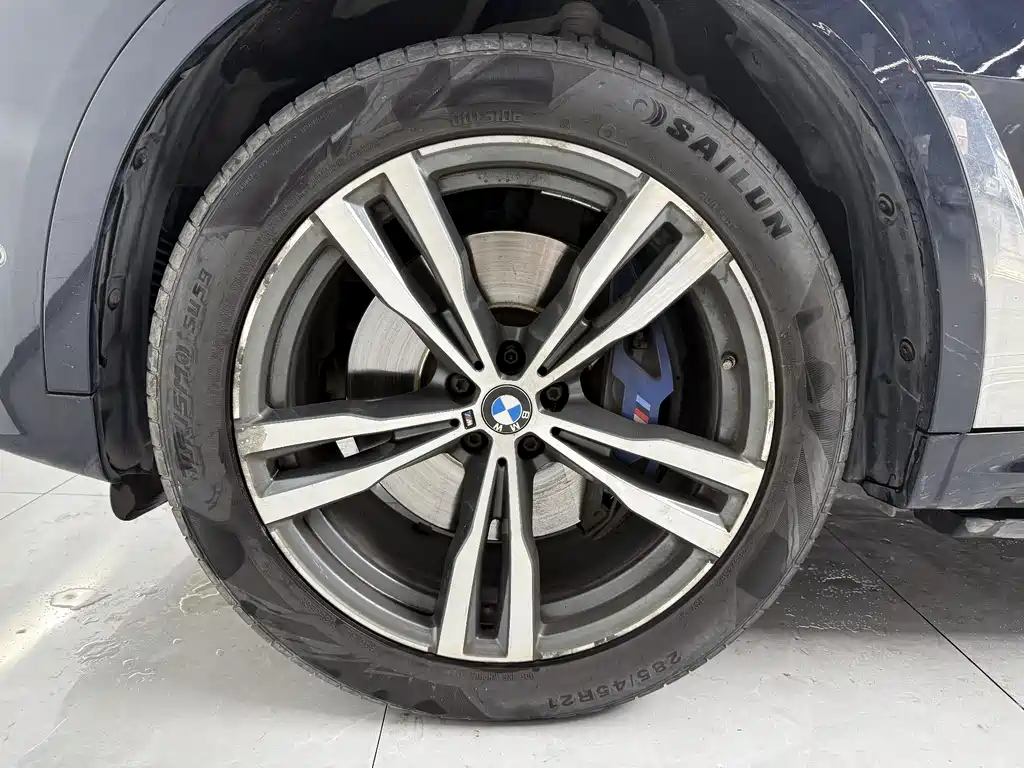 BMW X7 2021 — фото 18