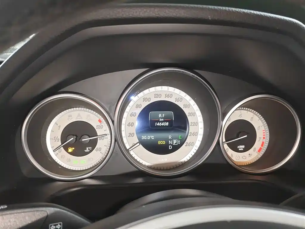 Mercedes-Benz E-Class 2015 — фото 8