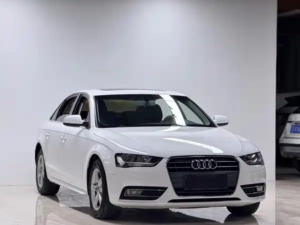 Audi A4L 2015